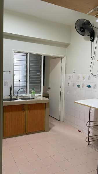 Apartment for Rent at Prima Saujana - Yenny Yap - Kitchen - PropertyGuru.com.my