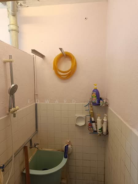 Rumah Flat untuk Dijual di Taman Sri Setia - Edward Lee - Bathroom - PropertyGuru.com.my