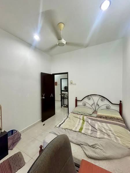 2-storey Terraced House for Sale in Kajang 2 (Kajang) - Tasya Ruslan - Bedroom - PropertyGuru.com.my