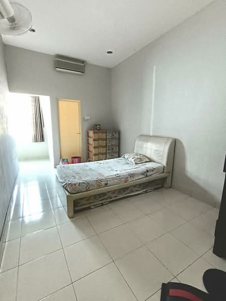 2-storey Terraced House for Sale in Bandar Cyber Ipoh (Bandar Siber) (Simpang Pulai) - Michelle Cheng - Bedroom - PropertyGuru.com.my