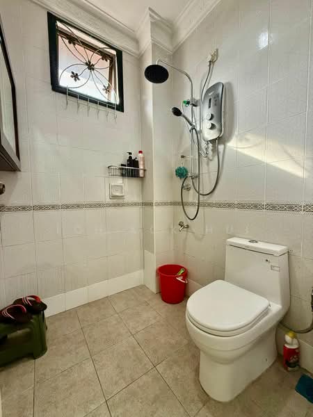Semi-Detached House for Sale in Taman Impian Emas (Skudai) - Loh Kok Hui - Bathroom - PropertyGuru.com.my