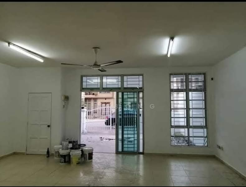 Rumah Teres 2 Tingkat untuk Disewa di Duyong (Melaka) - BL Bong - Living Room - PropertyGuru.com.my