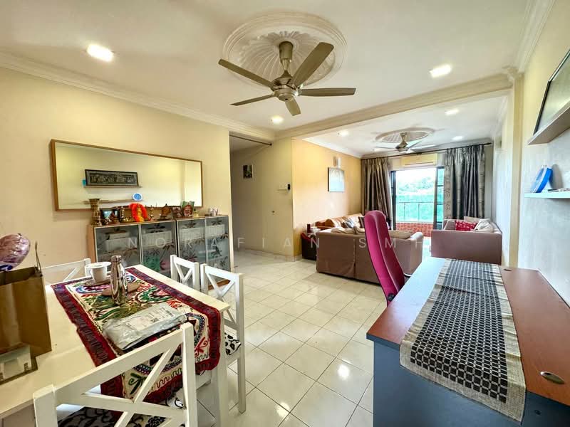 Pangsapuri untuk Dijual di Permata Heights - Norafian SMH - Living Room - PropertyGuru.com.my