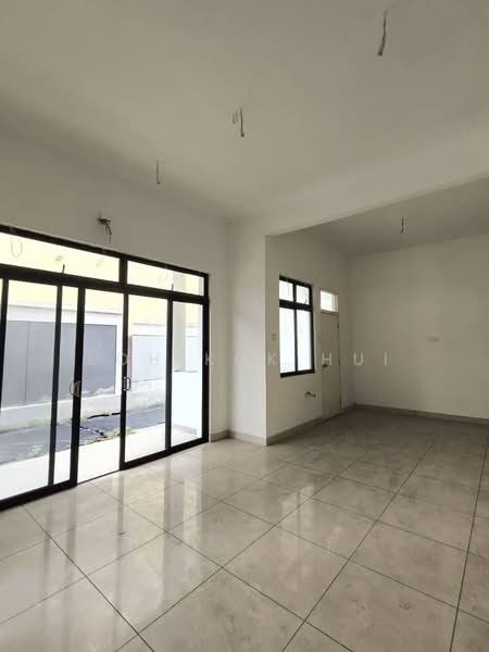 Rumah Berkembar untuk Dijual di Taman Desa Tebrau (Tebrau) - Loh Kok Hui - Living Room - PropertyGuru.com.my