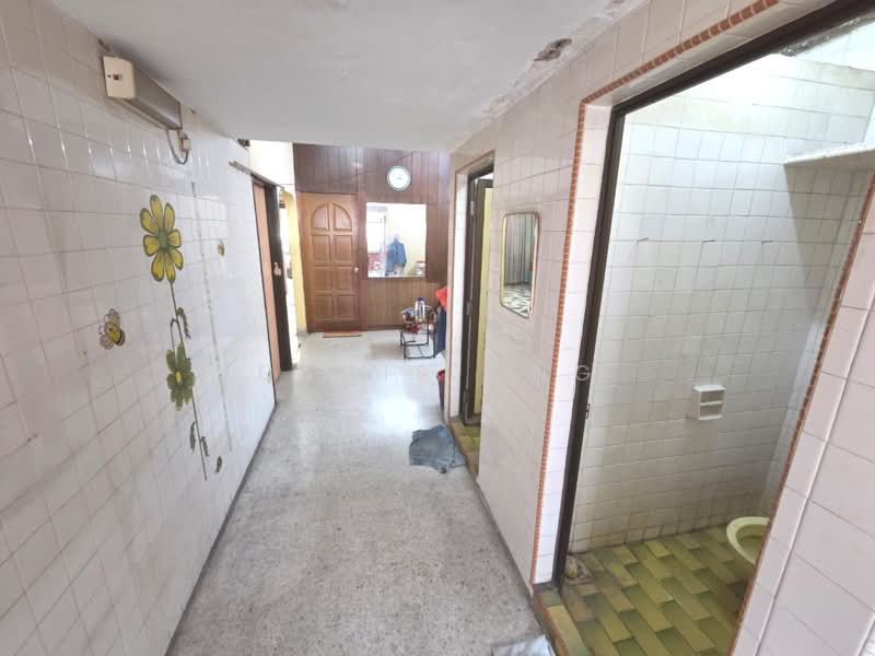 Rumah Teres 1 Tingkat untuk Dijual di Taman Sri Segambut (Segambut) - Davis Ong - Corridor - PropertyGuru.com.my