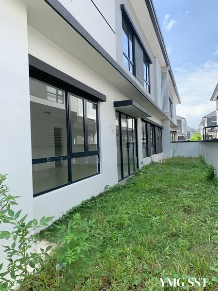 Rumah Berkembar untuk Dijual di Telok Panglima Garang (Selangor) - Stella Tan - Exterior - PropertyGuru.com.my
