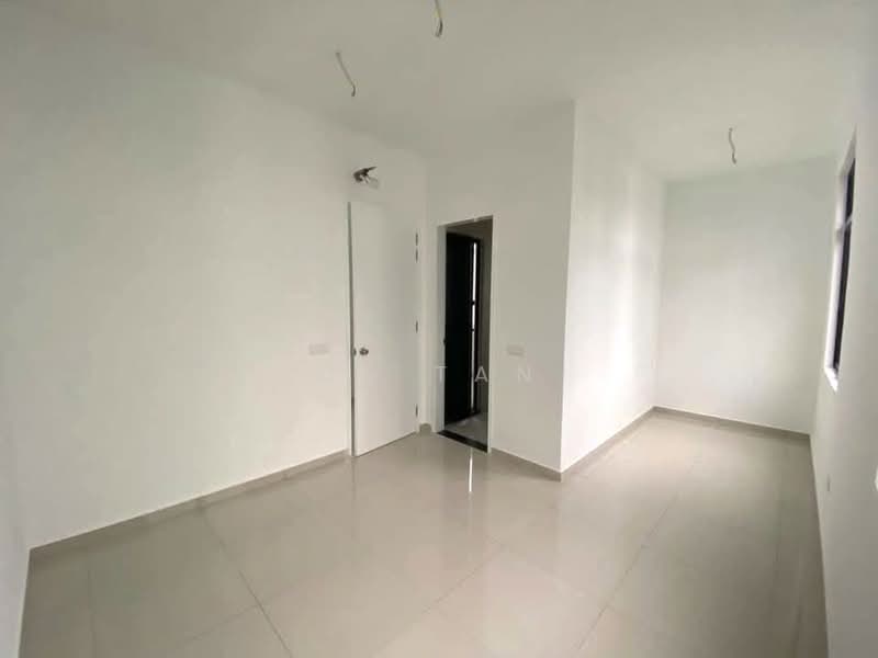 2-storey Terraced House for Sale in Taman Mount Austin (Tebrau) - CS Tan - Interior - PropertyGuru.com.my