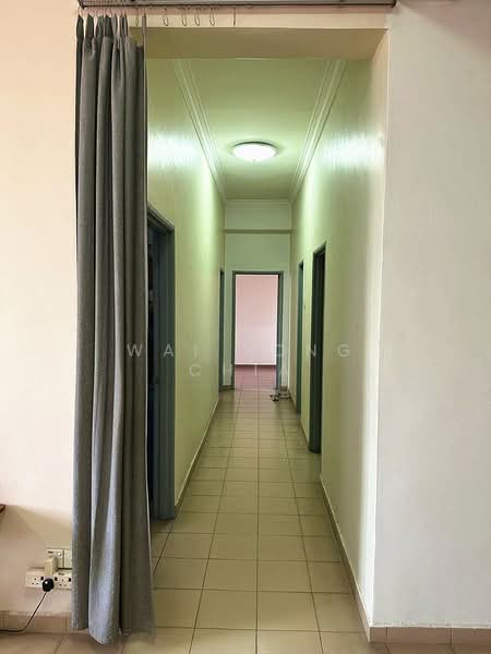 Condominium for Rent at Putra Indah Condominium - Wai Kong Chia - Corridor - PropertyGuru.com.my