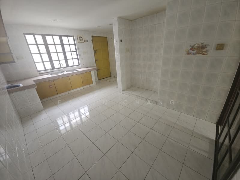 2-storey Terraced House for Sale in Taman Puchong Perdana (Puchong) - Eason Chang - Kitchen - PropertyGuru.com.my