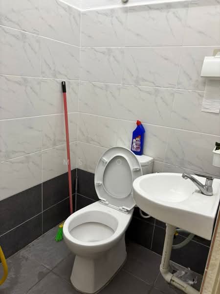 Untuk Disewa - Menglembu Single Storey Terraced House For Rent Ipoh Perak