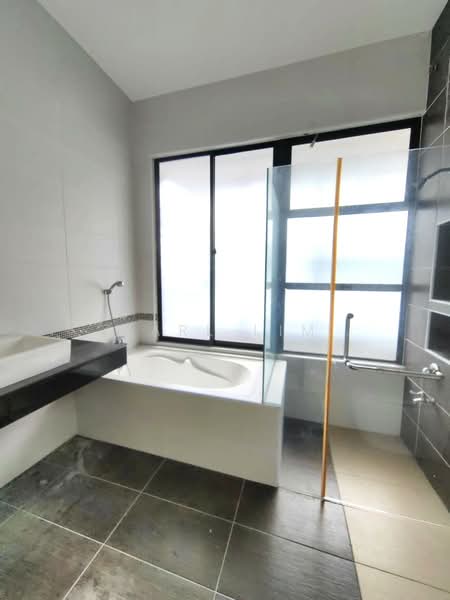 Semi-Detached House for Sale in Taman Bayu Puteri (Johor Bahru) - Karl Lim - Bathroom - PropertyGuru.com.my