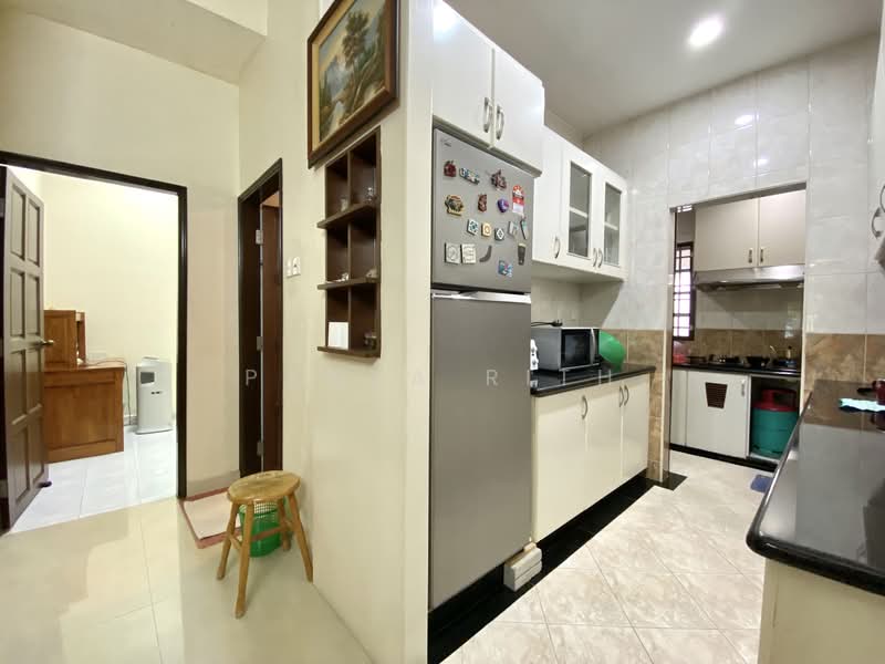2-storey Terraced House for Sale in Teluk Kumbar (Bayan Lepas) - Panya Rith - Kitchen - PropertyGuru.com.my