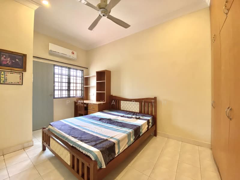 2-storey Terraced House for Sale in Teluk Kumbar (Bayan Lepas) - Panya Rith - Bedroom - PropertyGuru.com.my