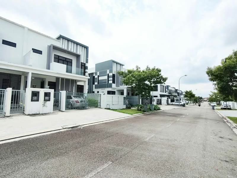 Cluster House for Sale in Bukit Indah (Iskandar Puteri (Nusajaya)) - Loh Kok Hui - PropertyGuru.com.my