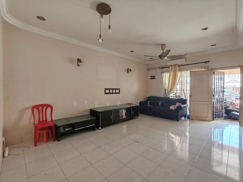 Rumah Teres 2 Tingkat untuk Dijual di Johor Bahru (Johor) - Steve Tey - Living Room - PropertyGuru.com.my