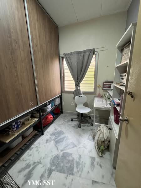 1.5-storey Terraced House for Sale in Bandar Bukit Raja (Klang) - Stella Tan - Study - PropertyGuru.com.my