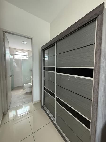 Servis Apartment untuk Disewa di Parkland Residence - Keith Tan - Corridor - PropertyGuru.com.my