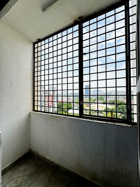 Pangsapuri untuk Dijual di Apartment Desa Tasik Fasa 6A - Luqman Ramli - Balcony - PropertyGuru.com.my