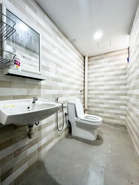 Pangsapuri untuk Dijual di Apartment Desa Tasik Fasa 6A - Luqman Ramli - Bathroom - PropertyGuru.com.my
