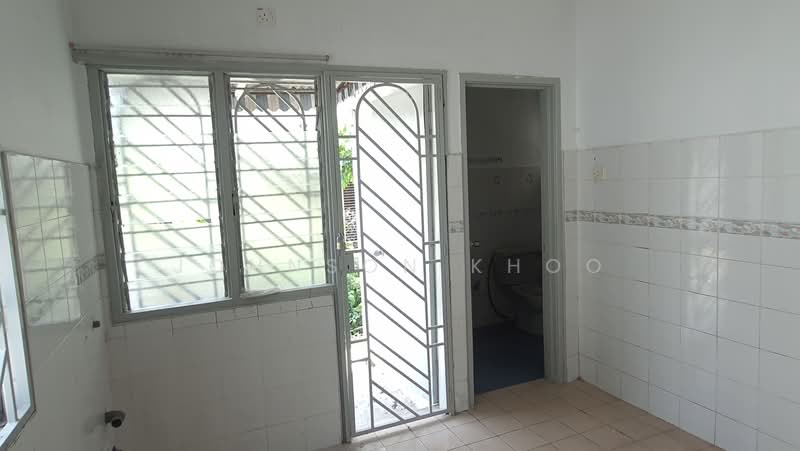Rumah Teres 2 Tingkat untuk Dijual di Bandar Bukit Puchong (Puchong) - Johnson Khoo - Kitchen Area - PropertyGuru.com.my