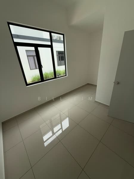 Rumah Teres untuk Dijual di Eco Grandeur (Puncak Alam) - Bill Lim - Bedroom - PropertyGuru.com.my