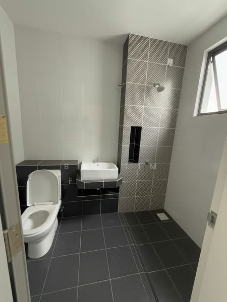 Rumah Teres untuk Dijual di Eco Grandeur (Puncak Alam) - Bill Lim - Bathroom - PropertyGuru.com.my