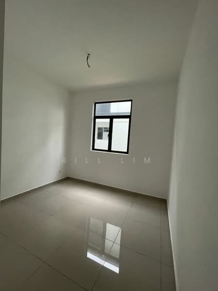 Townhouse for Sale in Eco Grandeur (Puncak Alam) - Bill Lim - Bedroom - PropertyGuru.com.my