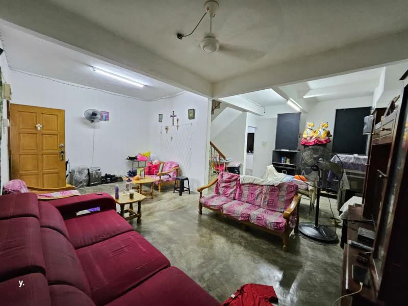 2-storey Terraced House for Sale in Taman Sri Jelok (Kajang) - Ammeer Nadzrai - Living Room - PropertyGuru.com.my