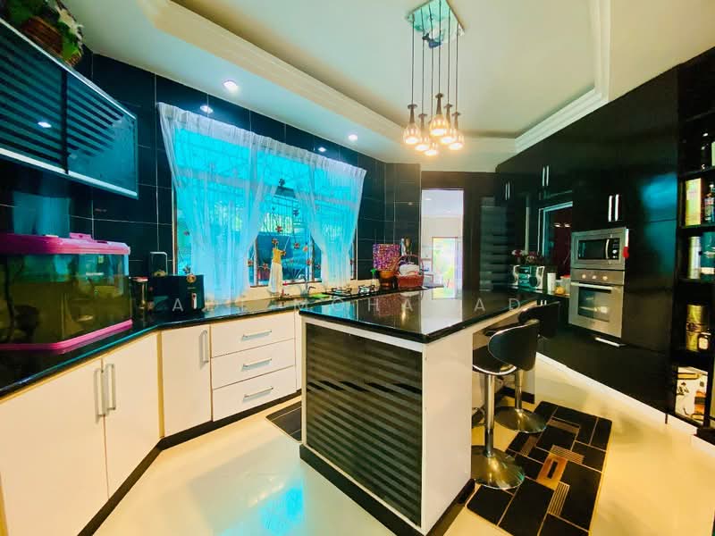 2.5-storey Terraced House for Sale in Ampang Jaya (Ampang) - Adi Mohamad - Kitchen - PropertyGuru.com.my