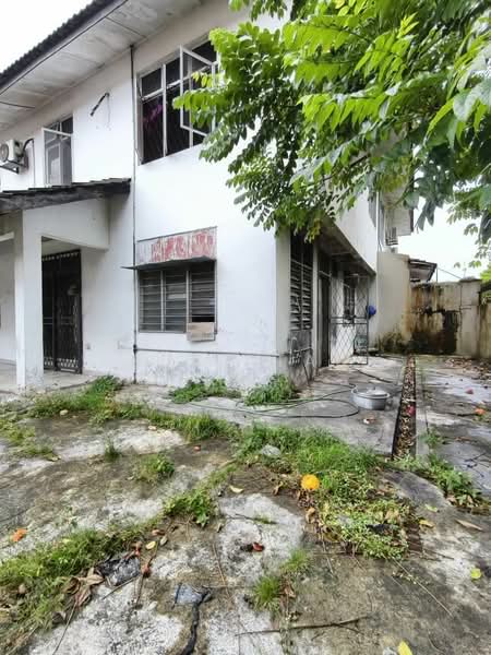 Semi-Detached House for Sale in Taman Bukit Kempas (Tampoi) - Ruby Tan - Exterior - PropertyGuru.com.my