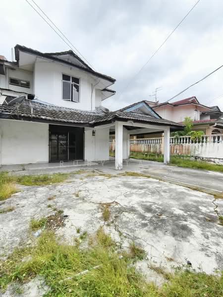 Semi-Detached House for Sale in Taman Bukit Kempas (Tampoi) - Ruby Tan - Exterior - PropertyGuru.com.my
