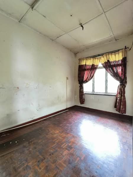 Semi-Detached House for Sale in Taman Bukit Kempas (Tampoi) - Ruby Tan - Interior - PropertyGuru.com.my