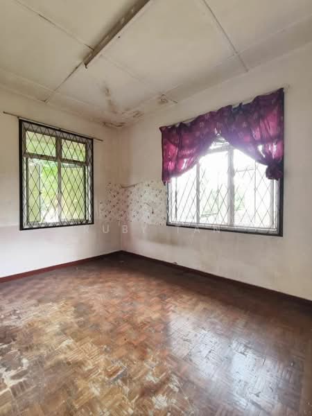 Semi-Detached House for Sale in Taman Bukit Kempas (Tampoi) - Ruby Tan - Interior - PropertyGuru.com.my