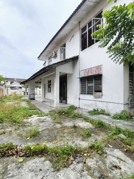 Semi-Detached House for Sale in Taman Bukit Kempas (Tampoi) - Ruby Tan - Exterior - PropertyGuru.com.my