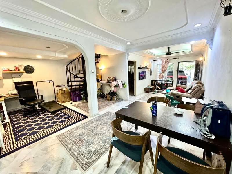 1.5-storey Terraced House for Sale in Taman Cheras Utama (Cheras) - Azli Ibrahim - Living Room - PropertyGuru.com.my