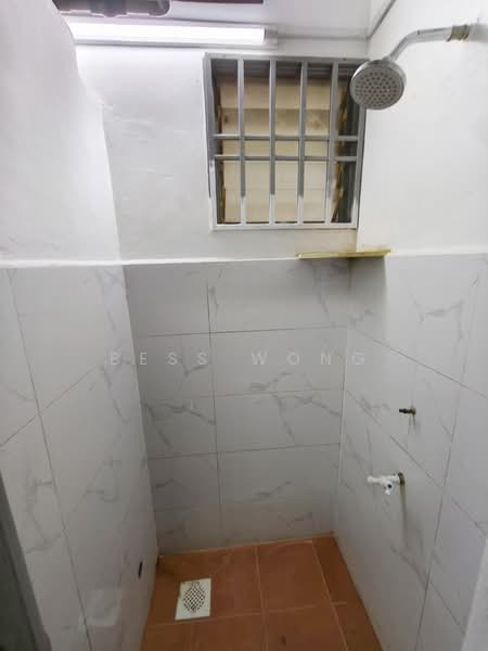 Flat for Rent at Flat Taman Pelangi Indah - Bess Wong - Bathroom - PropertyGuru.com.my