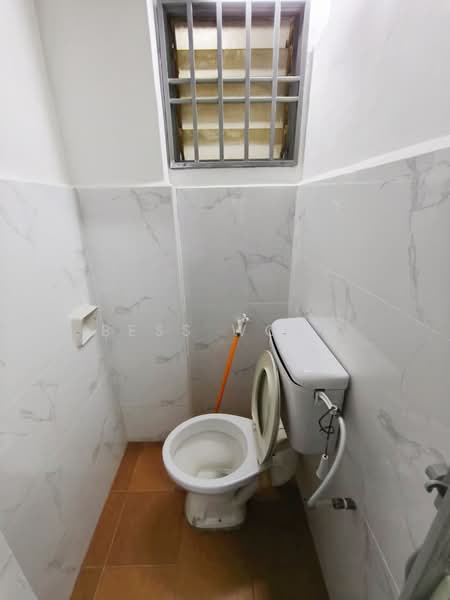 Flat for Rent at Flat Taman Pelangi Indah - Bess Wong - Bathroom - PropertyGuru.com.my
