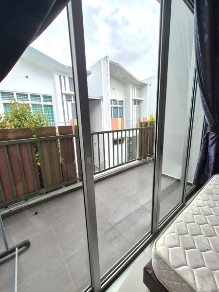 Rumah Teres 2 Tingkat untuk Dijual di Setia Eco Cascadia (Tebrau) - Karl Lim - Balcony - PropertyGuru.com.my