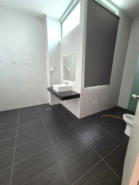 Rumah Teres 2 Tingkat untuk Dijual di Setia Eco Cascadia (Tebrau) - Karl Lim - Bathroom - PropertyGuru.com.my