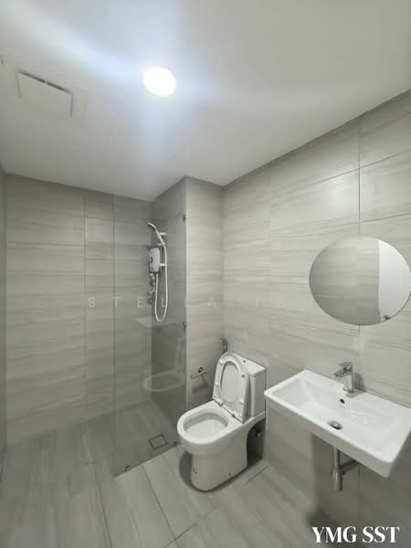 Servis Apartment untuk Disewa di BeCentral @ i-City - Stella Tan - Bathroom - PropertyGuru.com.my