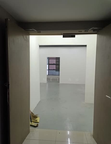 Shop / Office for Sale in Seri Kembangan (Selangor) - Janet Au - Interior - PropertyGuru.com.my