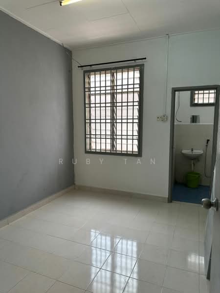 Rumah Teres 2 Tingkat untuk Dijual di Taman Sri Pulai Perdana - Ruby Tan - Interior - PropertyGuru.com.my