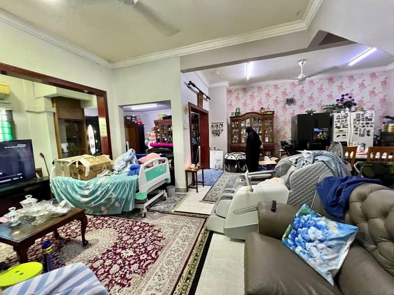 2-storey Terraced House for Sale in Shah Alam (Selangor) - Nadzmie Nasir - Living Room - PropertyGuru.com.my