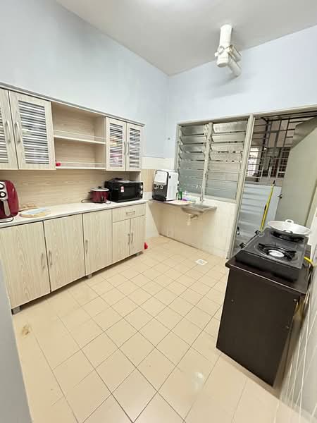 Condominium for Rent at Residensi Laguna (Sunway Belvedere) - Raymond Ling - Kitchen - PropertyGuru.com.my