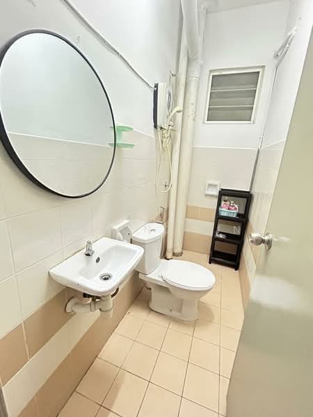 Condominium for Rent at Residensi Laguna (Sunway Belvedere) - Raymond Ling - Bathroom - PropertyGuru.com.my