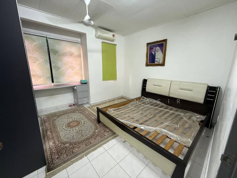 2-storey Terraced House for Sale in Taman Sutera (Kajang) - Nadzmie Nasir - Bedroom - PropertyGuru.com.my