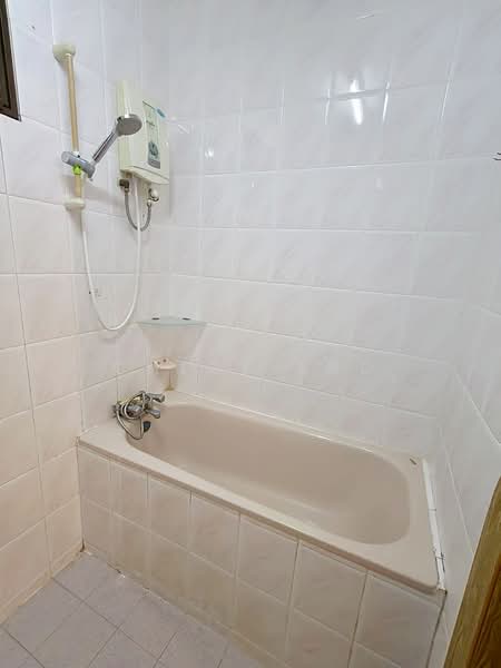 Apartment for Sale at Pearl Garden - Chloe Ang - Bathroom - PropertyGuru.com.my