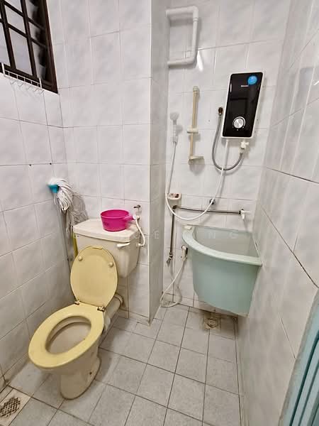 Apartment for Sale at Pearl Garden - Chloe Ang - Bathroom - PropertyGuru.com.my