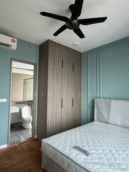 Service Residence for Sale at Bloomsvale Menara Vista Petaling - Robin Tchong - Bedroom - PropertyGuru.com.my