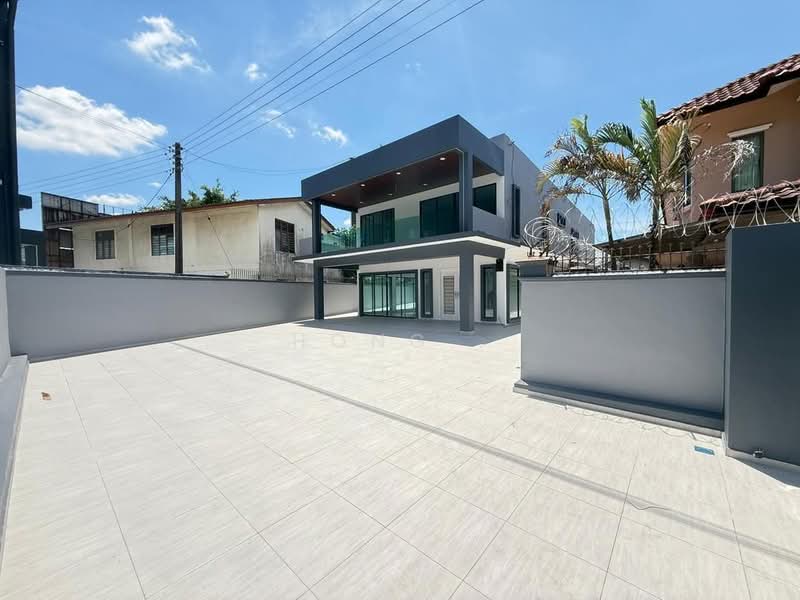 Bungalow for Sale in Taman Kebun Teh (Johor Bahru) - Hong . - Exterior - PropertyGuru.com.my